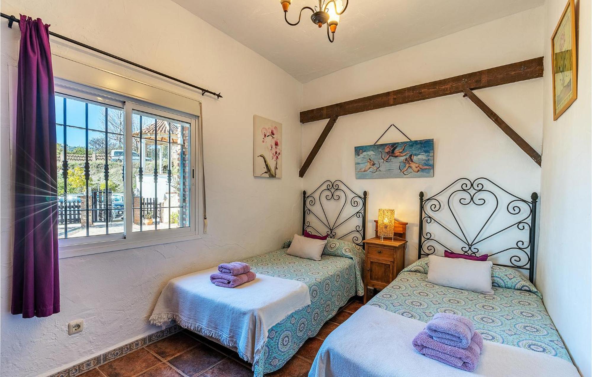 Amazing Home In Frigiliana With Kitchen Extérieur photo