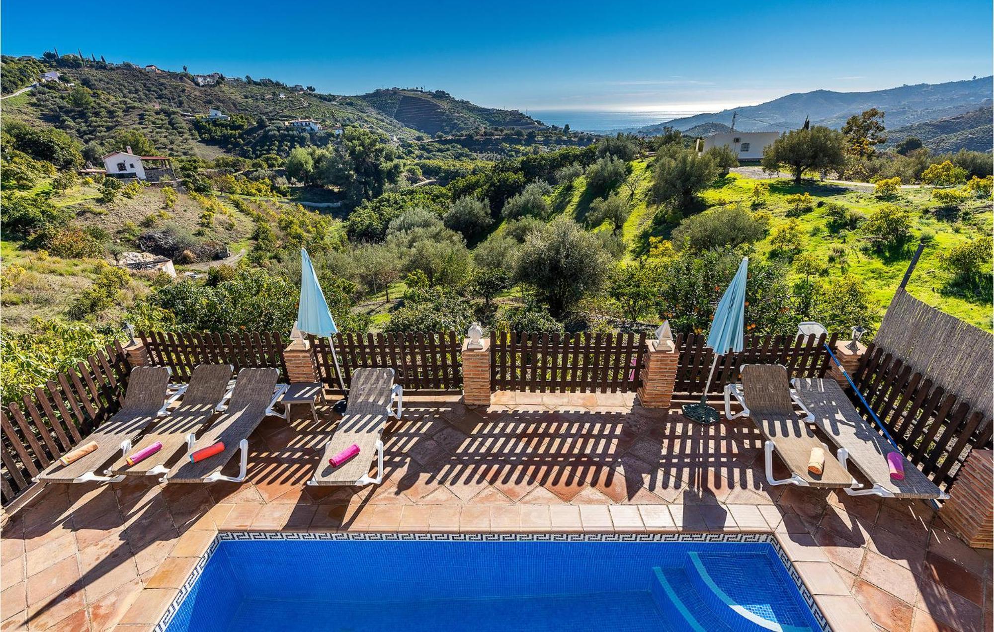 Amazing Home In Frigiliana With Kitchen Extérieur photo