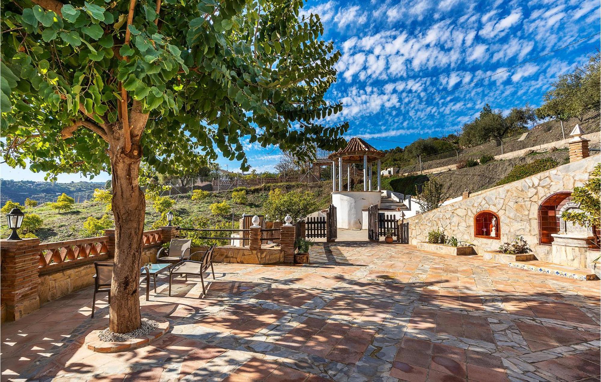 Amazing Home In Frigiliana With Kitchen Extérieur photo